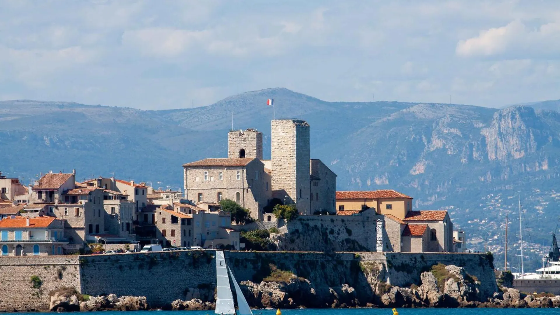 Modern Appartment In The Heart Of Cap D'Antibes Apartment Antibes
